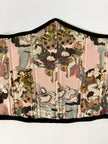 Stringivita vintage in camoscio nero con fodera in seta stampa erotica