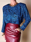 Blusa Yves Saint Laurent in seta jacquard blu elettrico con fantasia animalier nera