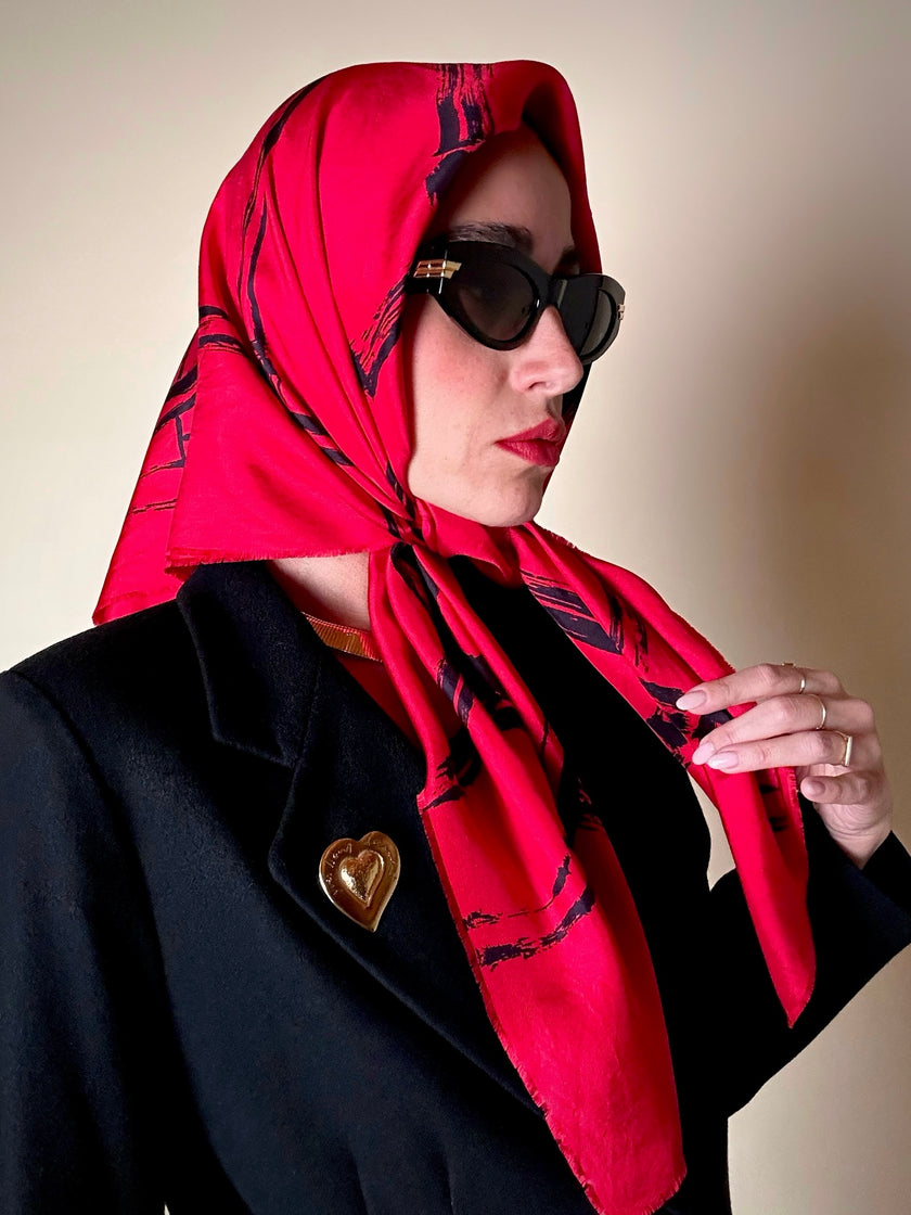 Foulard vintage Christian Dior in seta rossa con stampa bambù nera e maxi firma