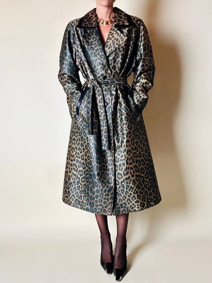 Trench leopardato MikLanD con cintura in coordinato e riporti in pelle nera