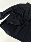 Camicia vintage in seta nera Yves Saint Laurent con logo YSL allover e bottoni in Jet