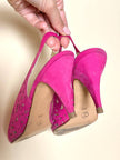 Slingback in suede fucsia con dettaglio laserato “Valentino Garavani By René Caovilla”