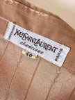 Camicia Yves Saint Laurent in seta jacquard color biscotto con motivo a righe e loghi