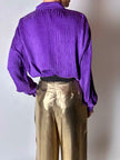 Camicia vintage Gianni Versace in seta goffrata viola con maxi tasca