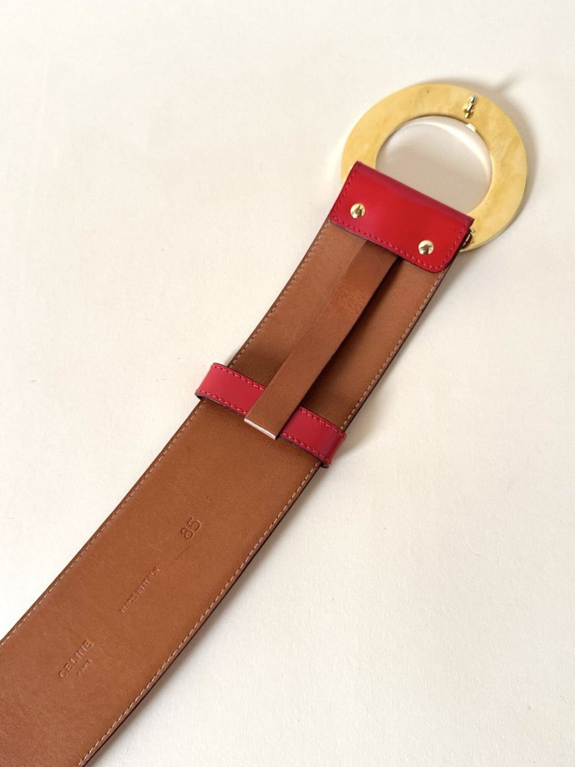 Cintura alta in pelle rossa con fibbia rotonda dorata “Celine”