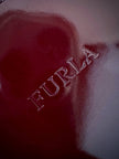 Borsa hobo Furla in pelle verniciata bordeaux