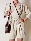 Mini Jumpsuit Weili Zheng in cotone sabbia con cintura e maxi fibbia argento