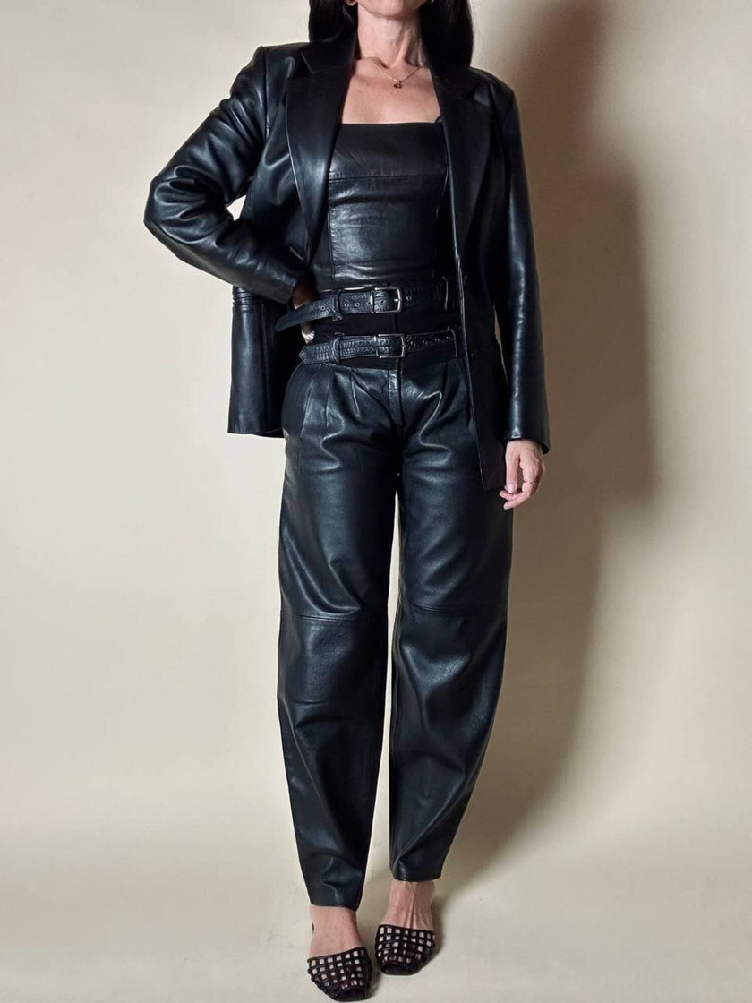 Pantalone vintage in pelle e camoscio nero a vita alta con doppie cinture