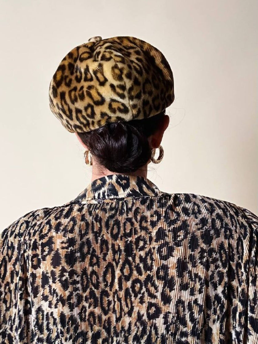 Basco in peluche leopardato “La maison de la fausse fourrure Paris”