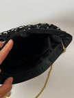 Pochette vintage Rodo in raso nero lavorato a rete con nappa couture e tracolla in catena