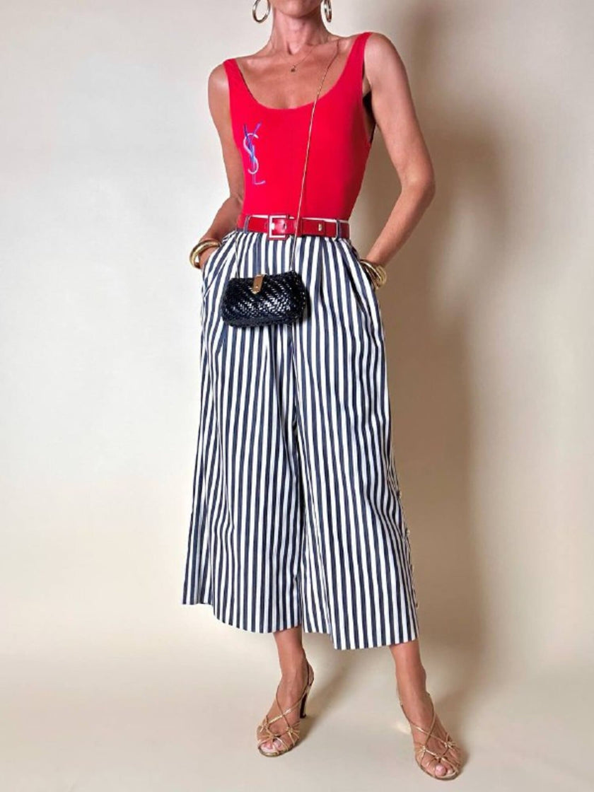 Costume intero Yves Saint Laurent roso brillante con maxi logo ricamato