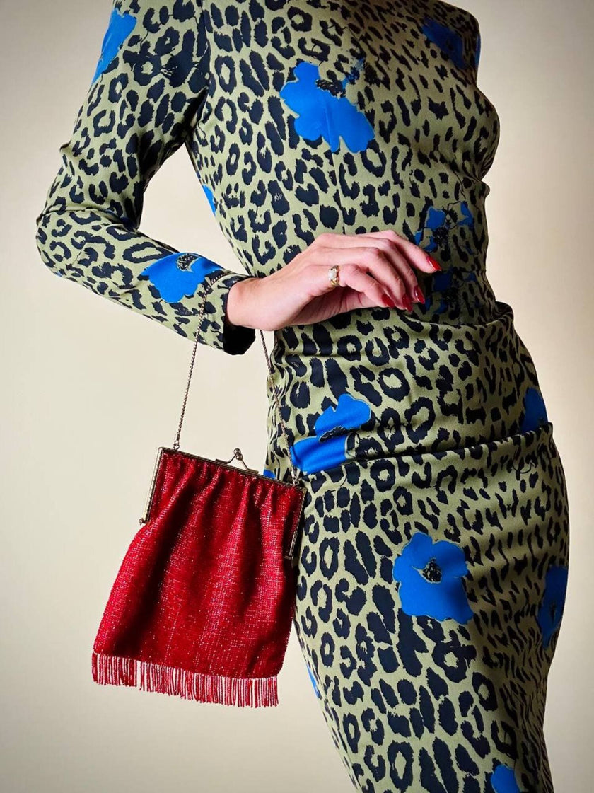 Borsetta vintage di perline rosse con frangia sul fondo