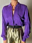 Camicia vintage Gianni Versace in seta goffrata viola con maxi tasca