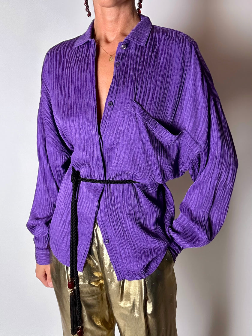 Camicia vintage Gianni Versace in seta goffrata viola con maxi tasca