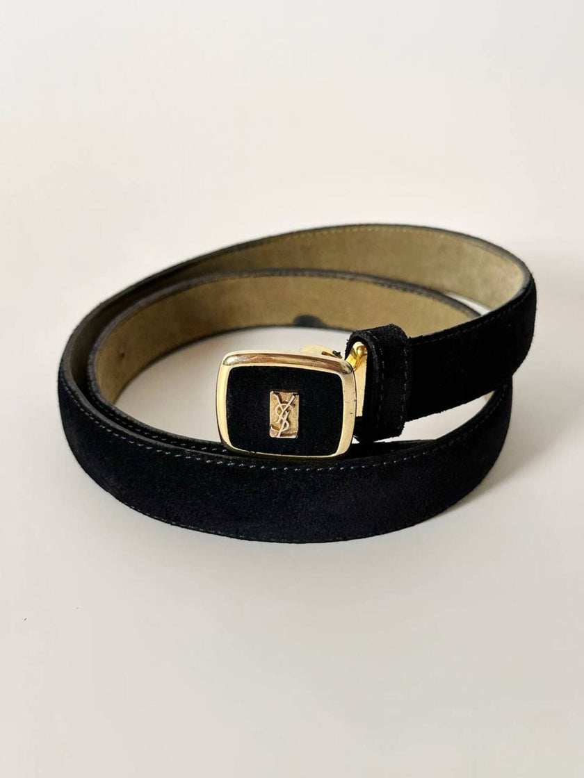 Cintura vintage Yves Saint Laurent in camoscio nero con fibbia logata