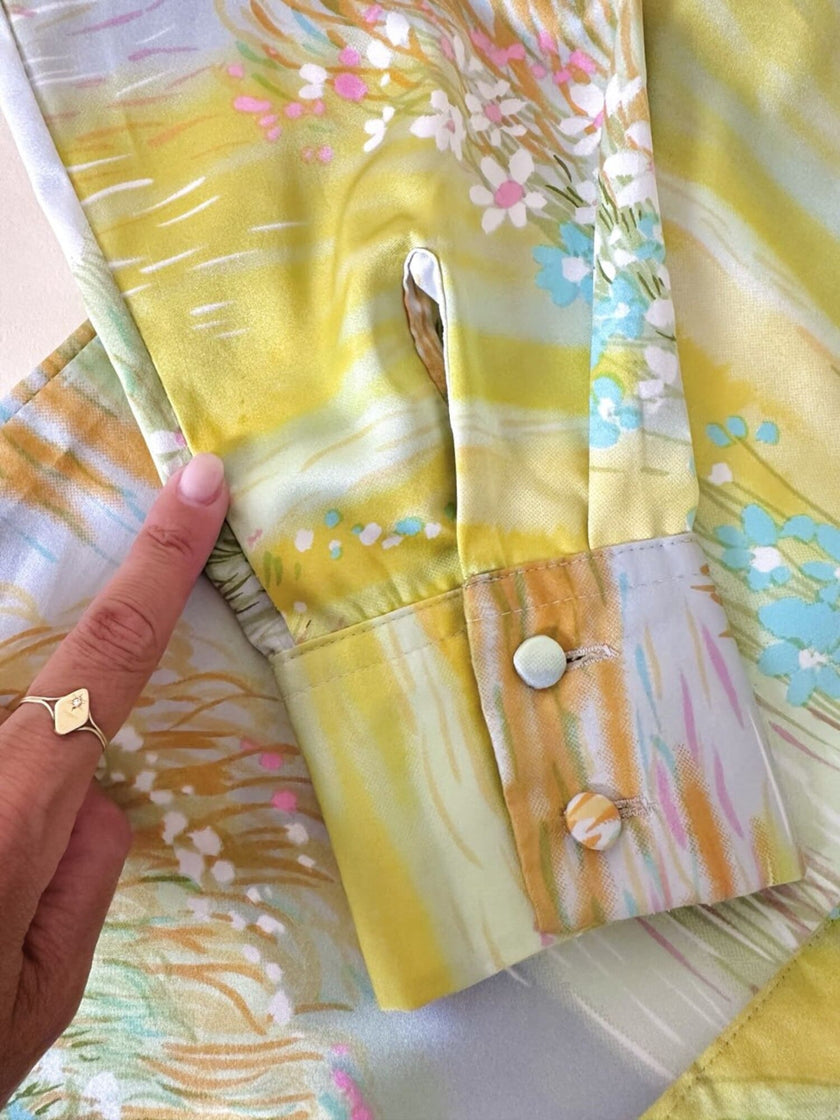 Camicia con fantasia bucolica in tonalità pastello 