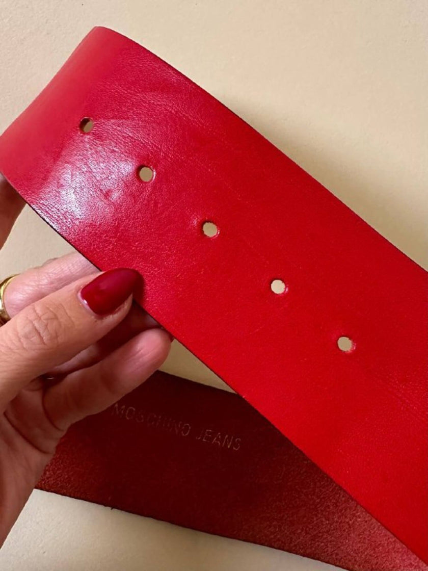 Cintura in pelle rossa I love ? “Moschino Jeans”
