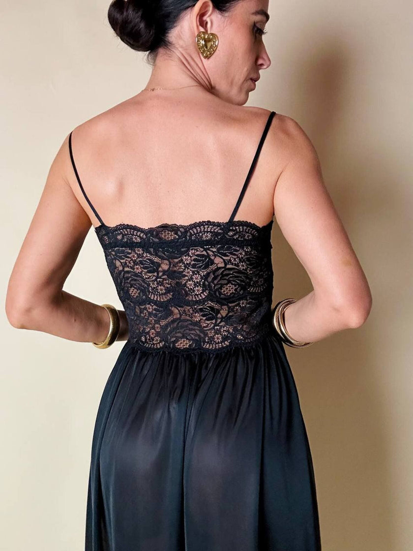 Slip dress nero in pizzo con coppe a balconcino “La Perla”