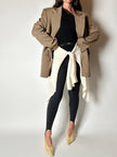 Blazer vintage Yves Saint Laurent in lana cachi doppiopetto con bottoni logati oro