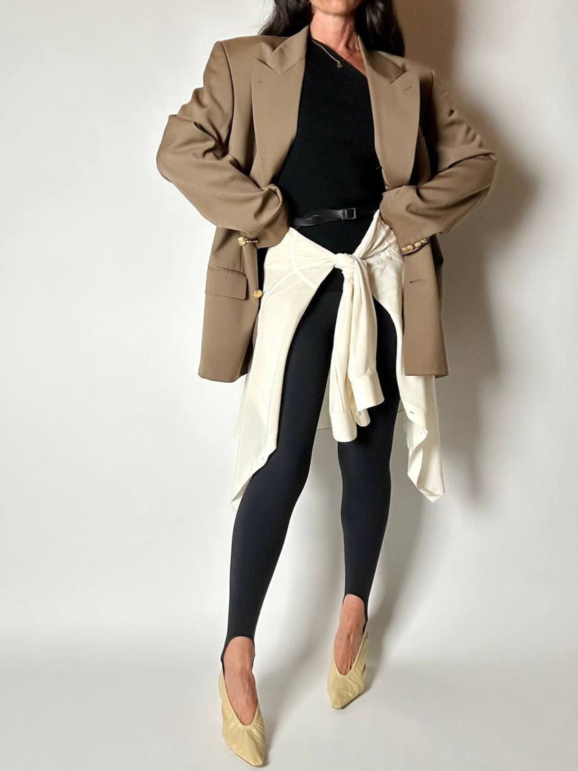 Blazer vintage Yves Saint Laurent in lana cachi doppiopetto con bottoni logati oro