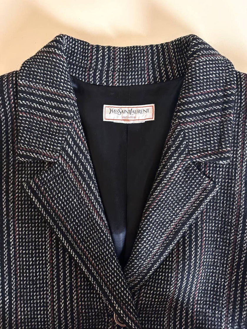Manteau-blazer Yves Saint Laurent en tweed avec boutons bijoux logotés