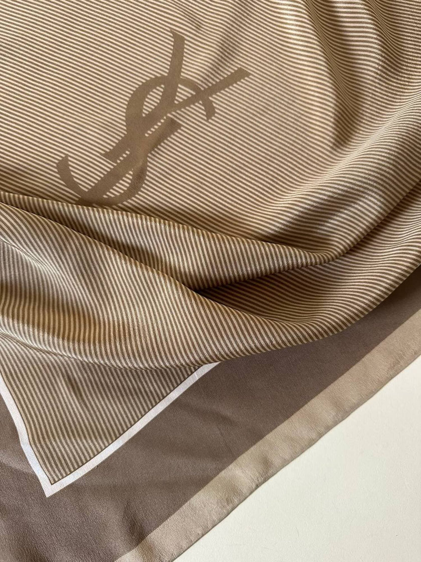 Foulard Yves Saint Laurent vintage in seta a righe con monogramma YSL