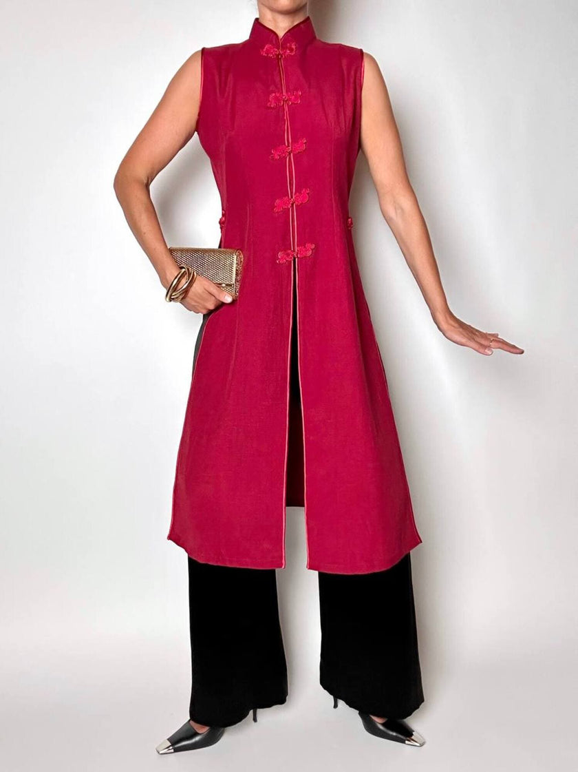 Maxi gilet vintage rosso rubino con alamari in raso