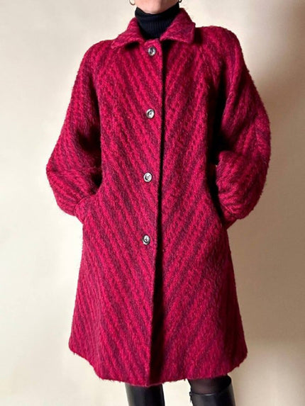 Cappottino in lana e mohair con fantasia a righe diagonali in due tonalità di rosso