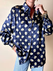 Camicia in raso di seta Jaquard blu notte fantasia margherite