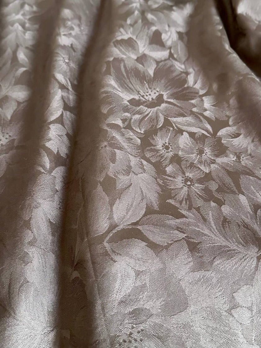 Cappotto vintage in pelliccia di visone marrone chiaro con lavorazione a pannelli