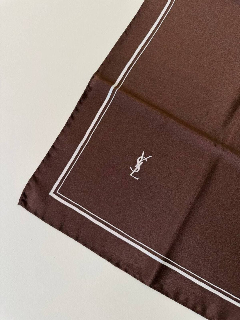 Carrè in seta marrone con profili bianchi “Yves Saint Laurent”