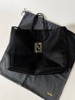 Borsa vintage Fendi in rete mesh nera con maxi logo FF