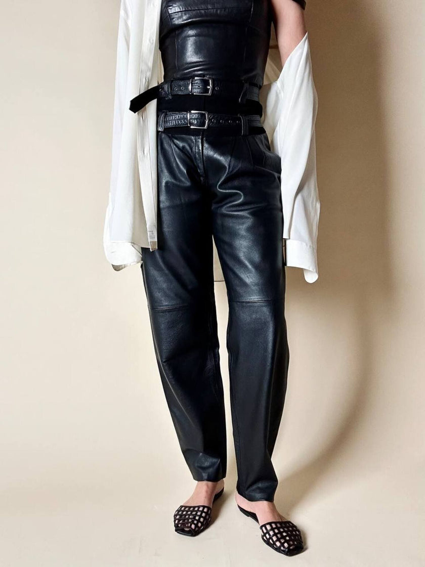 Pantalone vintage in pelle e camoscio nero a vita alta con doppie cinture