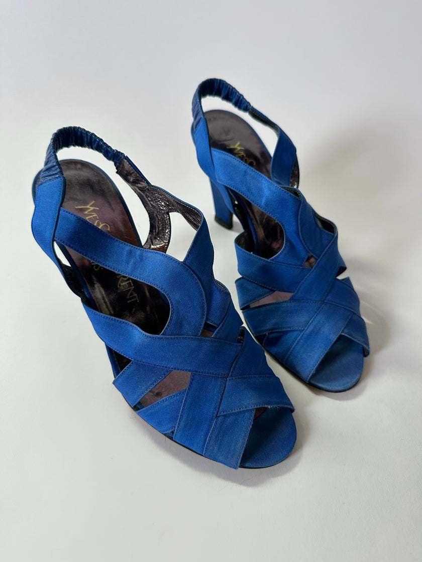 Sandali vintage Yves Saint Laurent con tomaia intrecciata in crêpe bluette