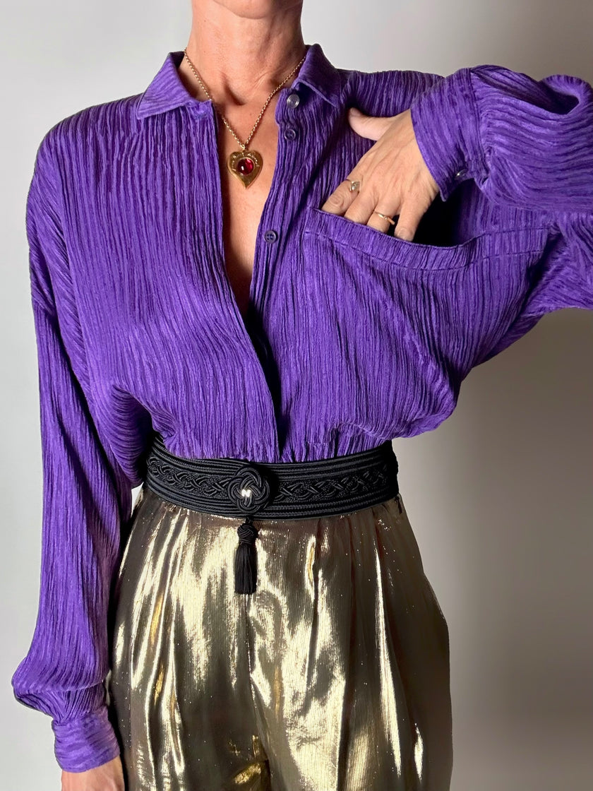 Camicia vintage Gianni Versace in seta goffrata viola con maxi tasca