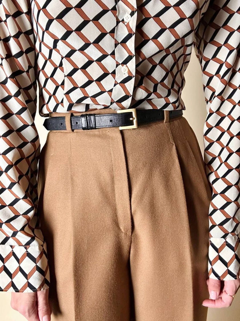 Cintura vintage Fendi in pelle nera con fibbia dorata