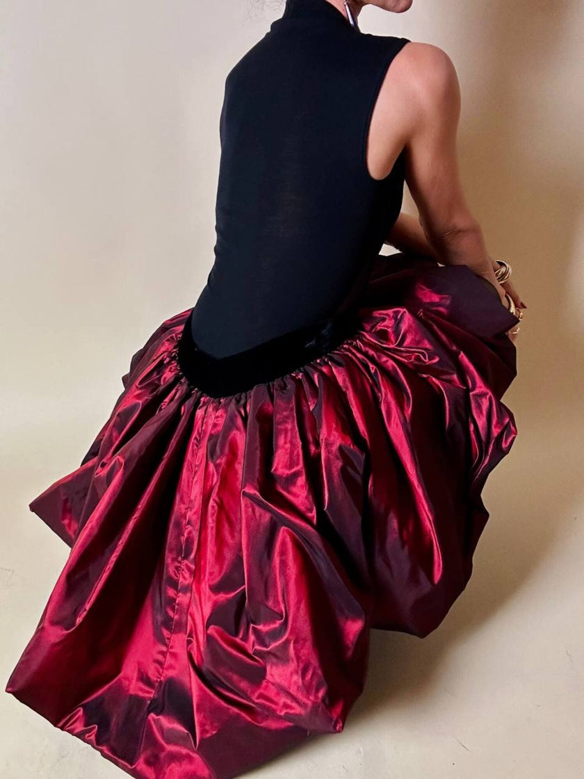 Body vintage La Perla in tulle nero e lana con applicazioni floreali in raso