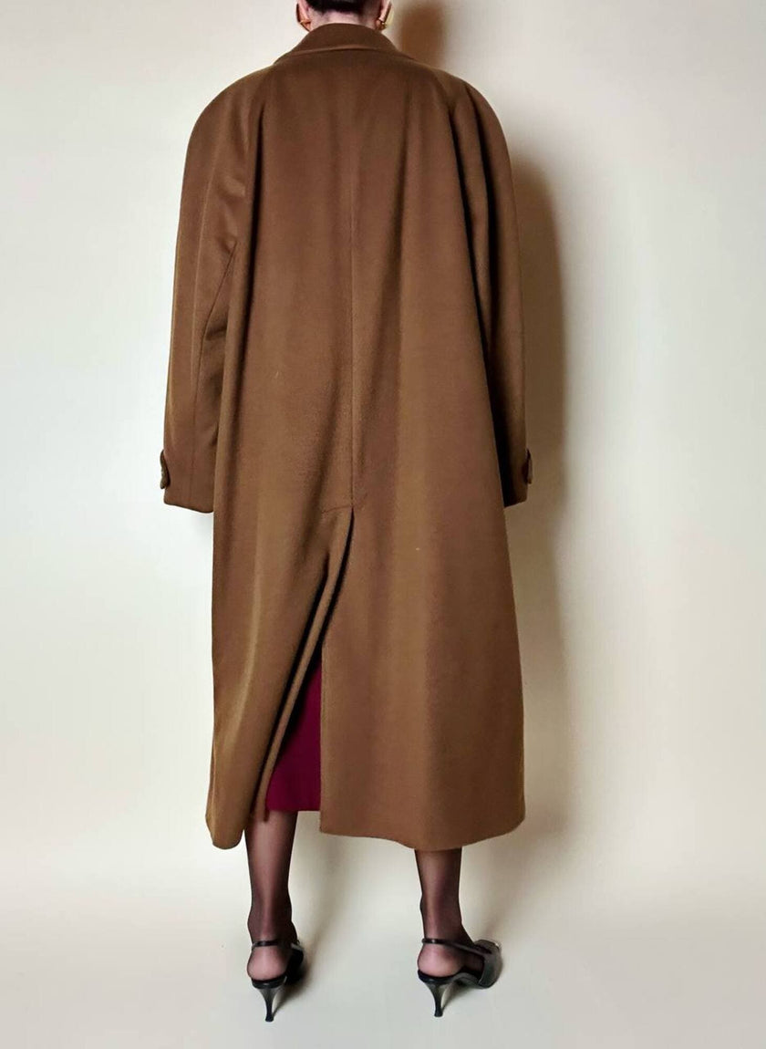 Cappotto lungo oversize in lana e cachemire cammello scuro con cintura in coordinato