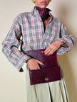 Pochette rettangolare in pitone e pelle bordeaux con tracolla in catena