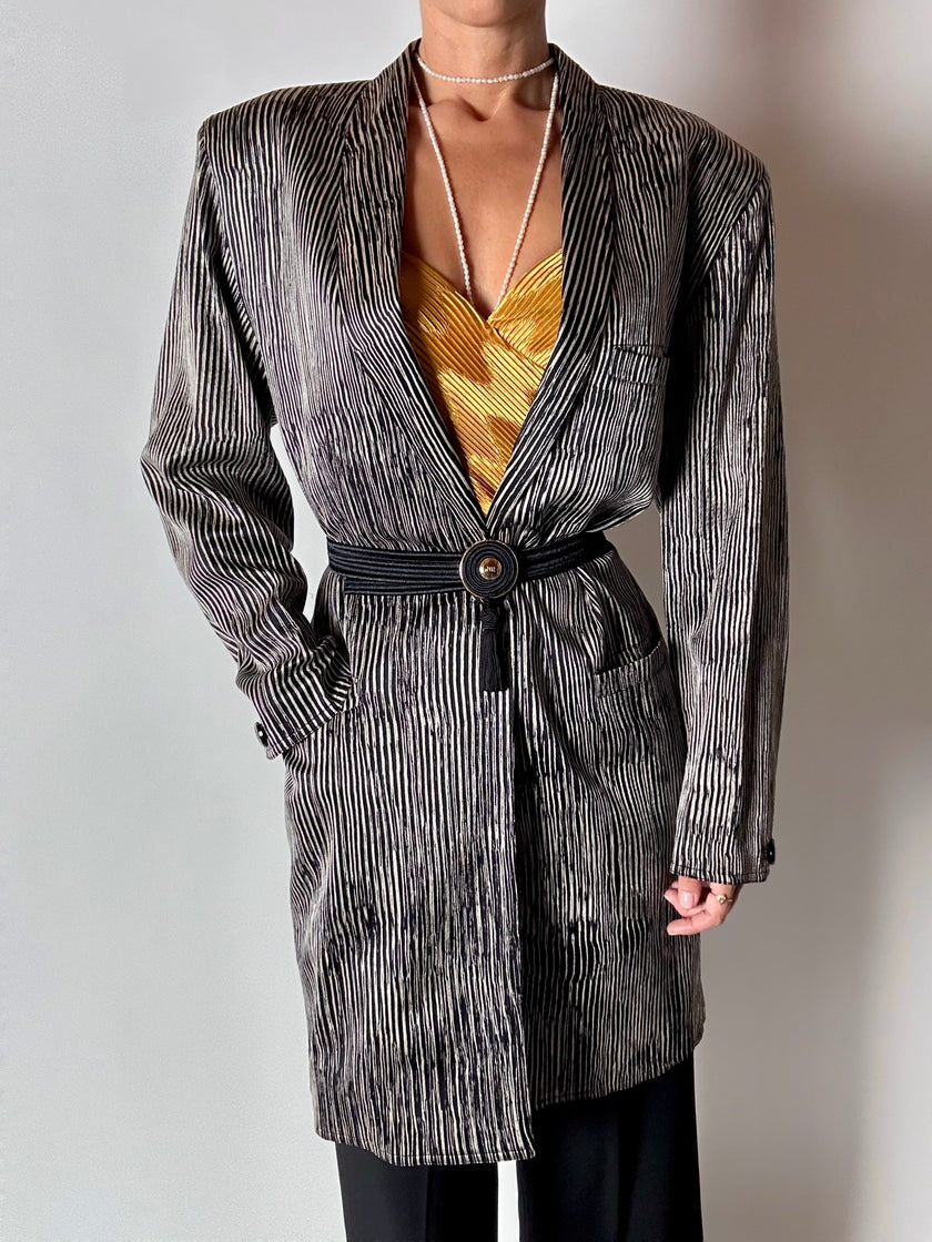 Blazer vintage Gianni Versace in seta goffrata a righe nere e avorio