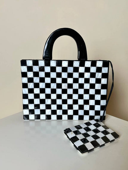 Borsa vintage in madreperla e corno con motivo a scacchi e pochette coordinata