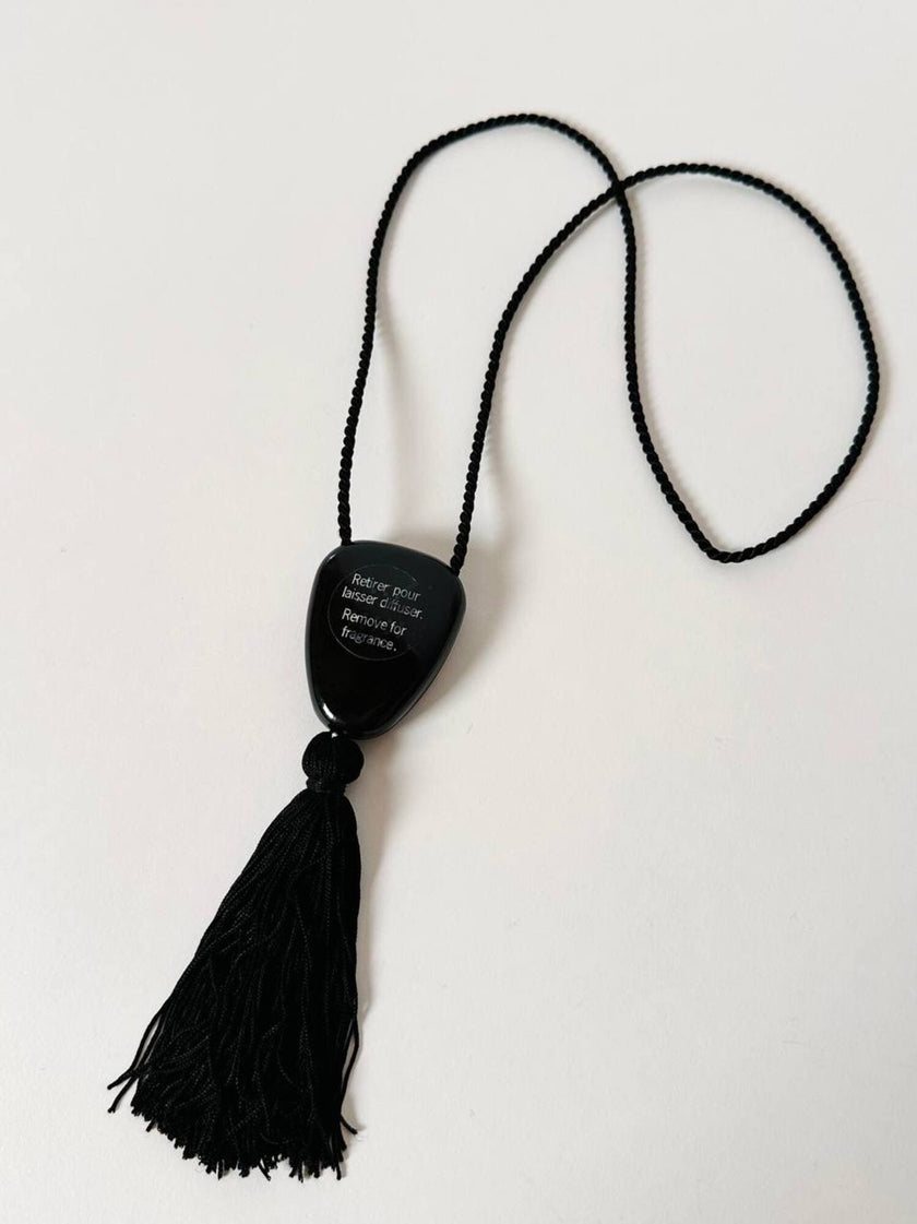 Collana vintage Yves Saint Laurent con pendente nappa couture – gioiello diffusore di aroma