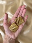 Maxi clip quadrate a gabbia oro “Kadria”