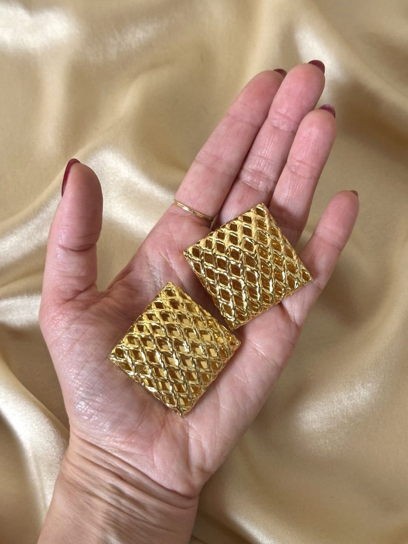 Maxi clip quadrate a gabbia oro “Kadria”