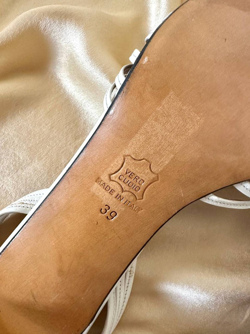 Sandali in pelle bianca con tacco a spillo “Yves Saint Laurent”