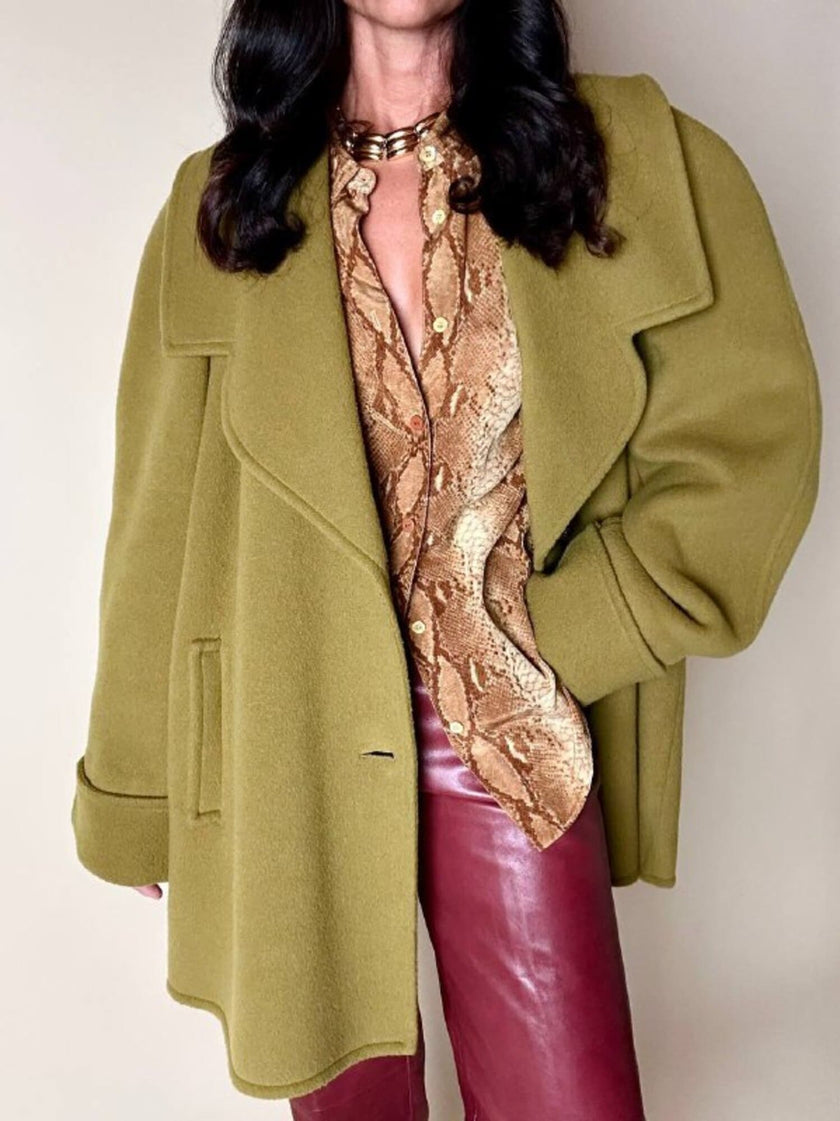 Cappottino oversize con ampi rever in lana verde acido Confezioni di Lusso