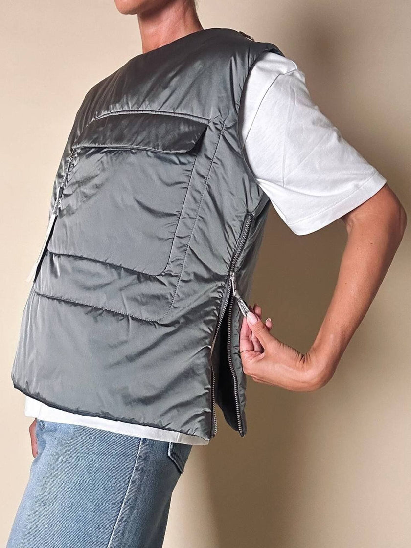 Gilet tecnico imbottito in nylon argento “Fendissime”
