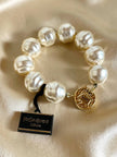 Bracciale di perle barocche con chiusura dorata “Yves Saint Laurent”