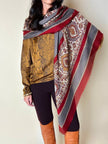 Scialle Yves Saint Laurent fantasia Paisley bordeaux e grigio con bordo sfrangiato