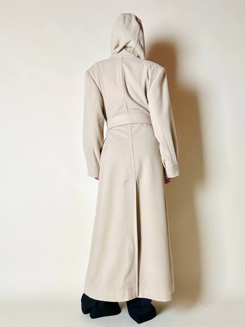 Cappotto lungo a vestaglia con cappuccio in drap di lana beige “Yves Saint Laurent”